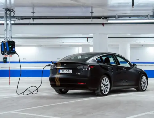 Parkeringsplatser för elbilar på parkeringsplatser